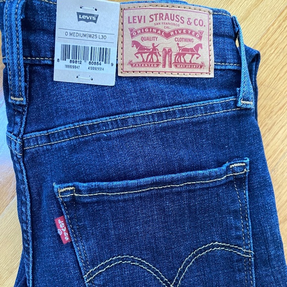 Levi's Women's 721 High-Rise Stretch Skinny Jeans Size 25 - Picture 1 of 8